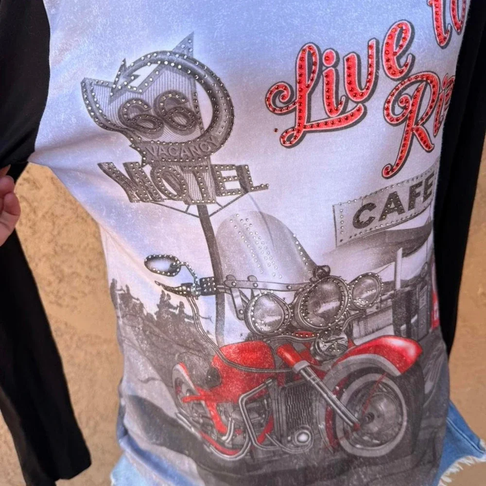 Y2K grunge biker style long sleeve top with graphic print. - Picture 2 of 8